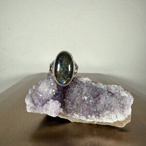 Sterling Silver Ring  Gray Labradorite Oval Gemstone Elegant Jewelry Size 8